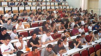 Με αλλαγές στη Βουλή το νομοσχέδιο για την τριτοβάθμια εκπαίδευση