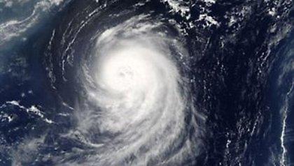 Ο τυφώνας Irene «τρέχει» με 120 χιλιόμετρα την ώρα
