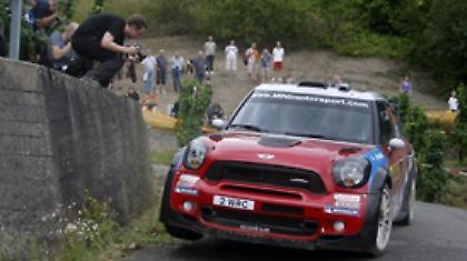 Τους απένειμε τα εύσημα!