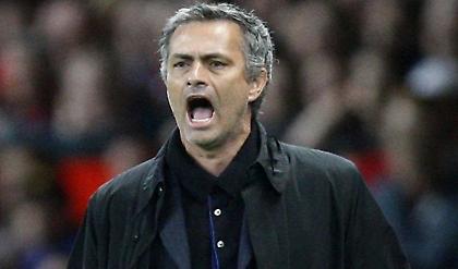 Διαψεύδει τα περί αποχώρησης ο Μουρίνιο