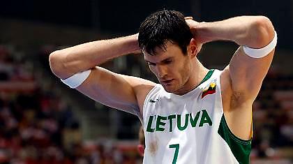 Με τρεις απουσίες η Λιθουανία