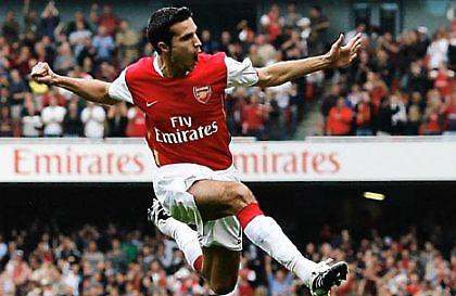 Ενίσχυση ζητά ο Φαν Πέρσι