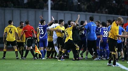 Έσπασαν το πούλμαν της ΑΕΚ!