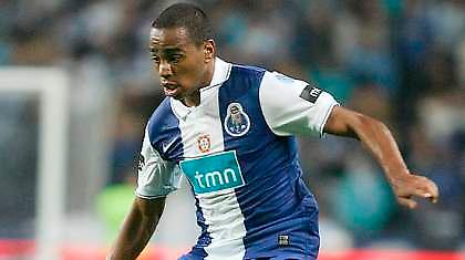 Διαφορά με Περέιρα