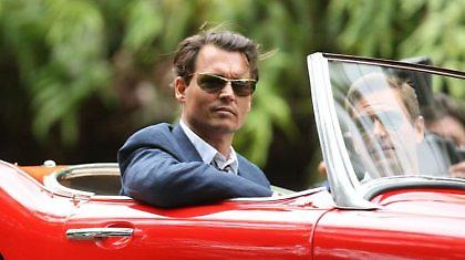 Ο Τζόνι Ντεπ πίνει ρούμι και κρατάει ημερολόγιο!