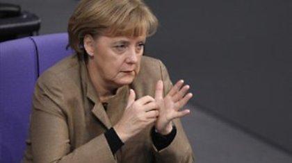 «Οι αγορές προσπαθούν να εκβιάσουν τις κυβερνήσεις»