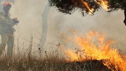 Φλέγεται για τέταρτη ημέρα η Ελλάδα