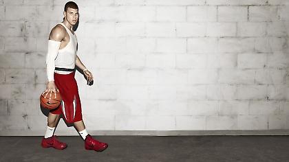 H NIKE παρουσιάζει το νέο Nike Zoom Hyperdunk 2011!