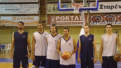 Με χαμόγελα και απουσίες…