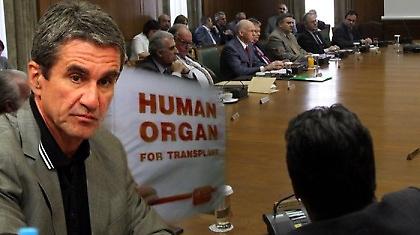 Αιτήσεις για δωρεά οργάνων μοιράζει ο Λοβέρδος στους υπουργούς