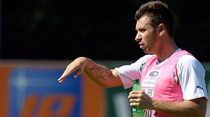 «Δεν φεύγει από τη Μίλαν ο Κασάνο»