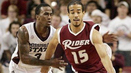 Ρόμπινσον θέλει το Μαρούσι