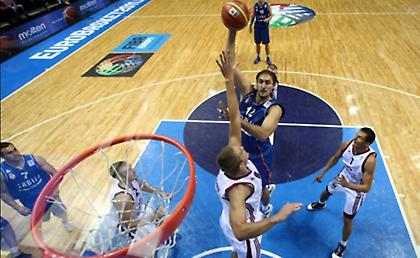 Ακάθεκτοι οι «Πλάβι» του Ίβκοβιτς