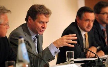 Τρύπα στα οικονομικά ανακάλυψε η τρόικα