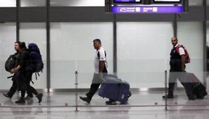 Παράνομη η στάση εργασίας των ελεγκτών