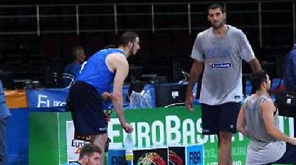 Τα τρίποντα των διεθνών από το κέντρο (video)