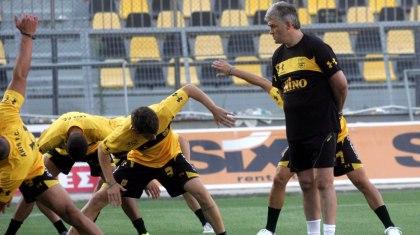 Ετοιμάζει δοκιμές ο Τσιώλης