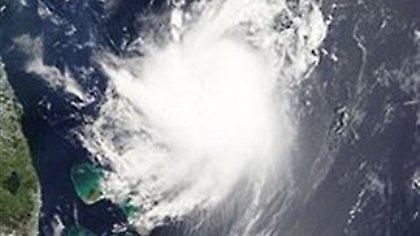 Τροπική καταιγίδα σαρώνει την Ιαπωνία