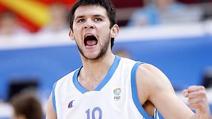 Το πούλμαν της Εθνικής στο αντίθετο ρεύμα