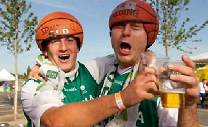 Αντιμέτωπη και με την εξέδρα η Εθνική