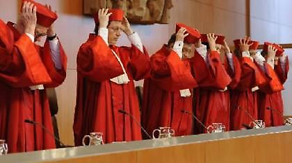 Νόμιμη η βοήθεια προς την Ελλάδα!