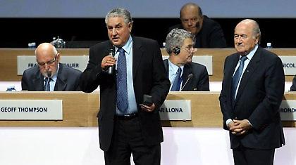 Υποκύπτει στις πιέσεις η FIFA