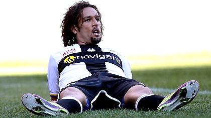 Εκτός… σάιτ ο Αμάουρι