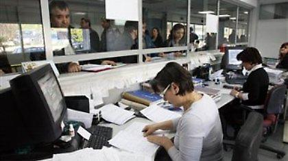 Κλειστές οι εφορίες Δευτέρα και Τρίτη