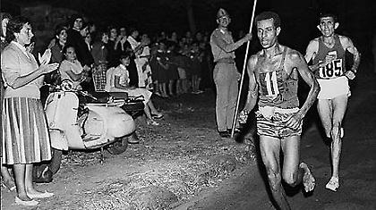 Ο «ξυπόλητος» βασιλιάς! (video)