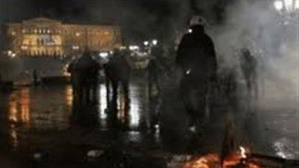 Συλλήψεις αγανακτισμένων στο Σύνταγμα