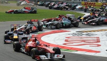 Μόνος του και όλοι τους…