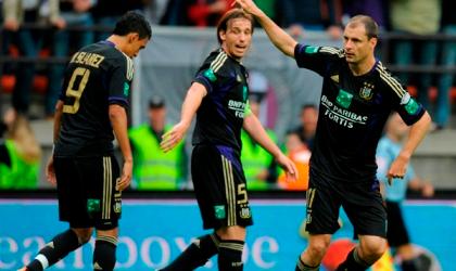 Χαλάρωσε και... βλέπει ΑΕΚ