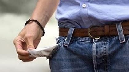 Απολύσεις, φόροι και χρεοκοπία!