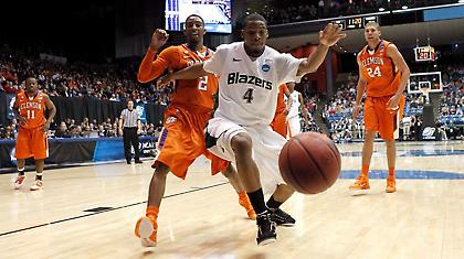 Υπέγραψε ο Σάντερς