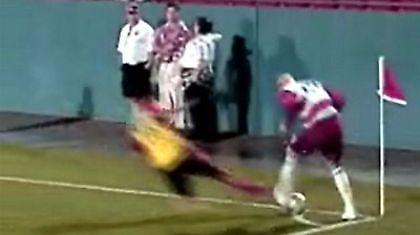 Τέσσερα γκολ κι έξι κόκκινες σ΄ένα ματς! (video)