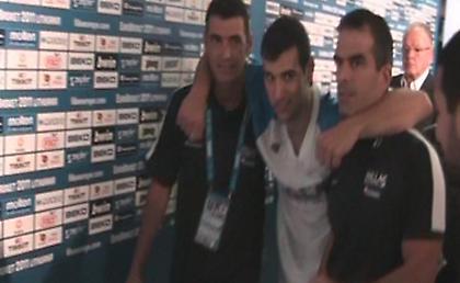 Λαβωμένος, αλλά χαμογελαστός (Web TV)