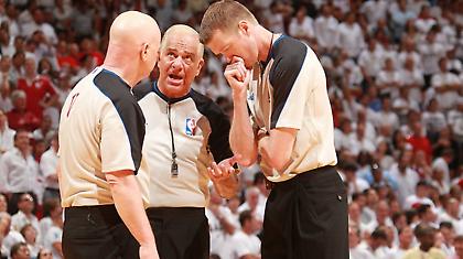 Τουλάχιστον τα βρήκαν με τους διαιτητές!