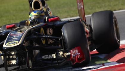 «Φυλάει» τα ρούχα του…