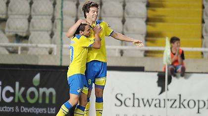 Σιγά μην κολλούσε εδώ!