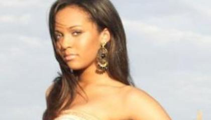 Η κόρη του Έντι Τζόνσον έγινε τραγουδίστρια (Video)