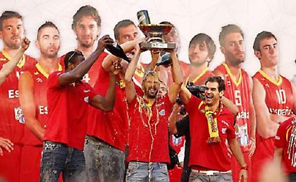 Πλήθος κόσμου…