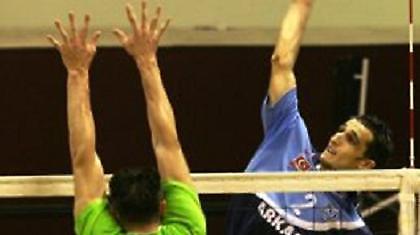 Φτάνει ο Μλαντένοφ