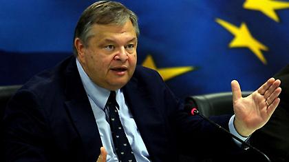 Σκληρή απάντηση Βαγγέλη στα σενάρια!