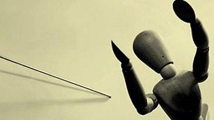 Με αυταρχικά ανδρείκελα ποια φαντασία στην εξουσία;