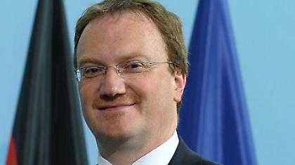 Αναδιάρθρωση του ελληνικού χρέους προτείνει ο Φελντ