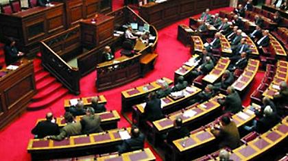 Βουλευτές του ΠΑΣΟΚ θέτουν θέμα παραίτησης υπουργών