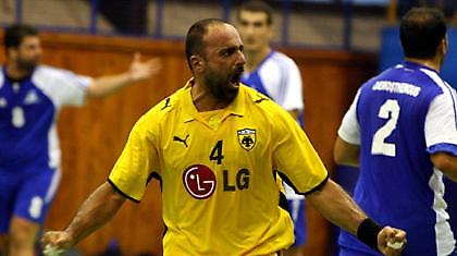 Πολυτιμότερος ο Μπακαούκας