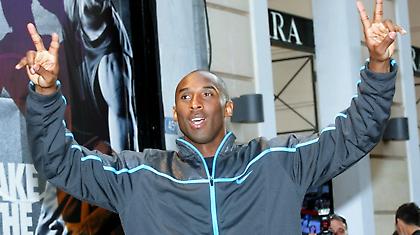 Η Αθήνα «υποκλίθηκε» στον Κόμπι! (video)