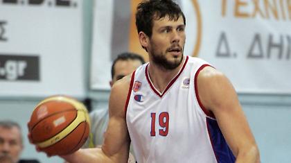 Μένει Πλατεία ο Μπάρλος