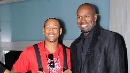 Στην Ελλάδα Γκόρι και Γκίντενς